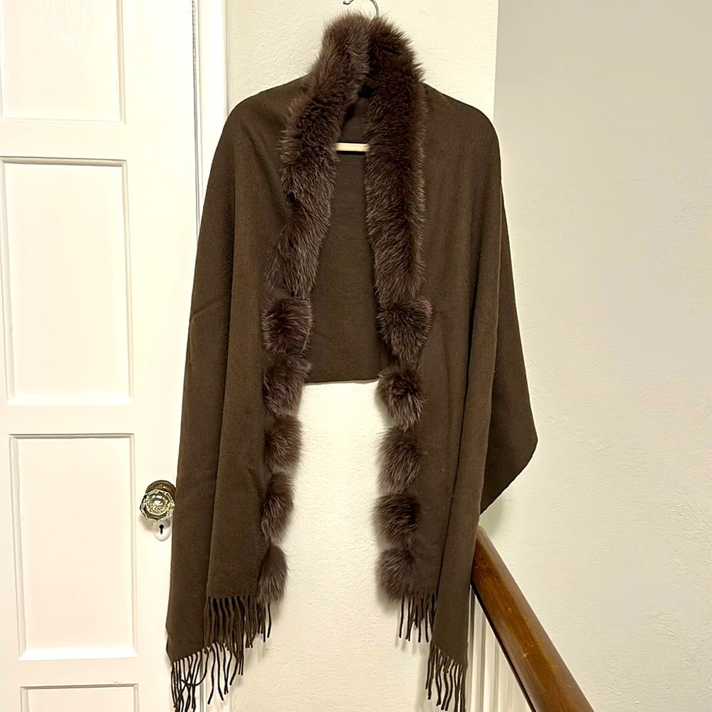🤎GORGEOUS chocolate brown cashmere/wool/fox wrap
